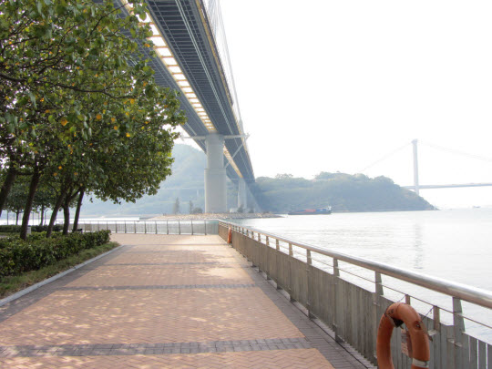 荃灣麗都灣海濱公園及汀九橋