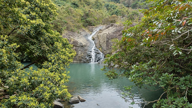 河背營地瀑布